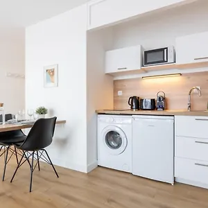 Apartment Close To The Centre - Confortable 