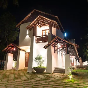 Guest house The Ayur ***